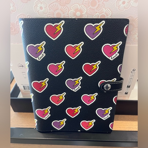 NWT Coach Outlet Notebook  Heart Bolt Print - Picture 3 of 4